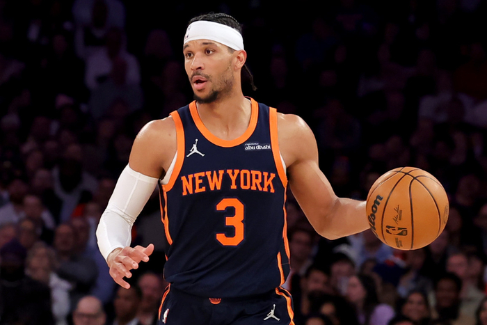 勇士8人缺阵迎战尼克斯阵容齐整