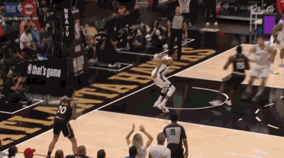 字母哥重伤影响雄鹿追击差距 坚持打法导致状态