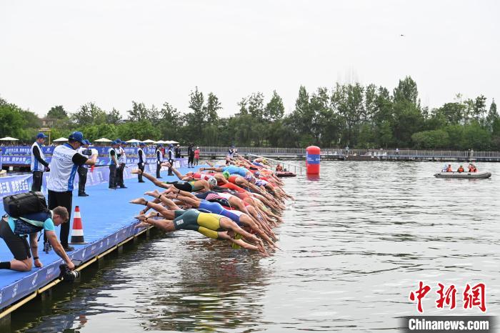 成都金堂铁人三项世界杯赛开幕 27国选手角逐5