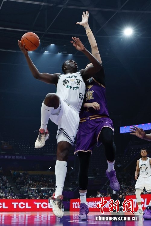 北京控股队主场不敌南京天之蓝队 CBA常规赛上演