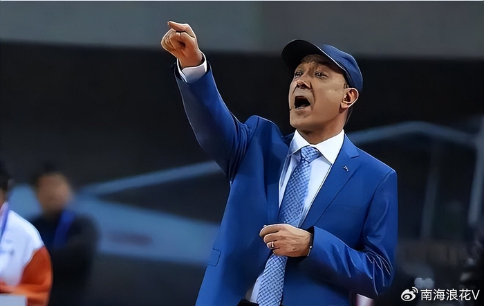 新疆男篮赛季中途换帅引争议 两任主帅遭质疑