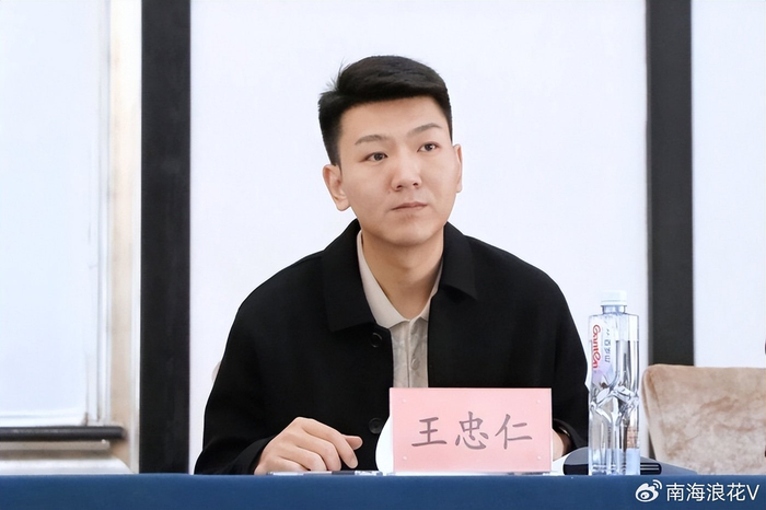 新疆男篮赛季中途换帅引争议 两任主帅遭质疑