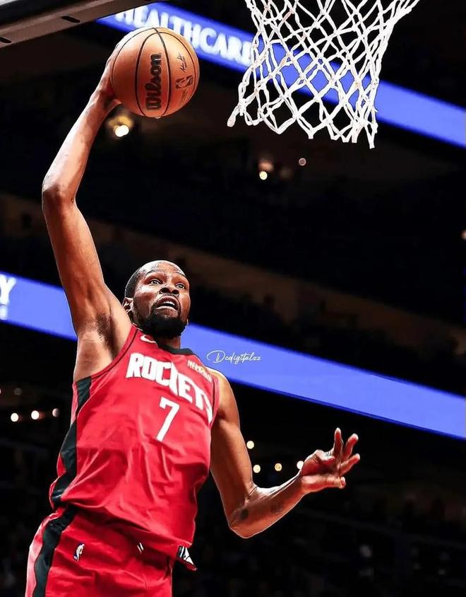 现役巨星最佳一阵次数对比：詹姆斯13次领跑，字