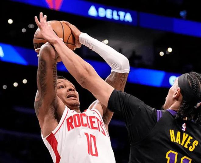 湖人替补三将扛起进攻火力 拉拉维亚防守成关键